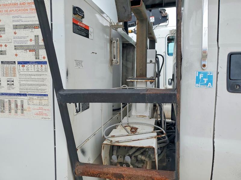 76820085 :رقم المزاد ، 3FRNF7FC7FV728318 vin ، 2015 Ford F750 مزاد بيع