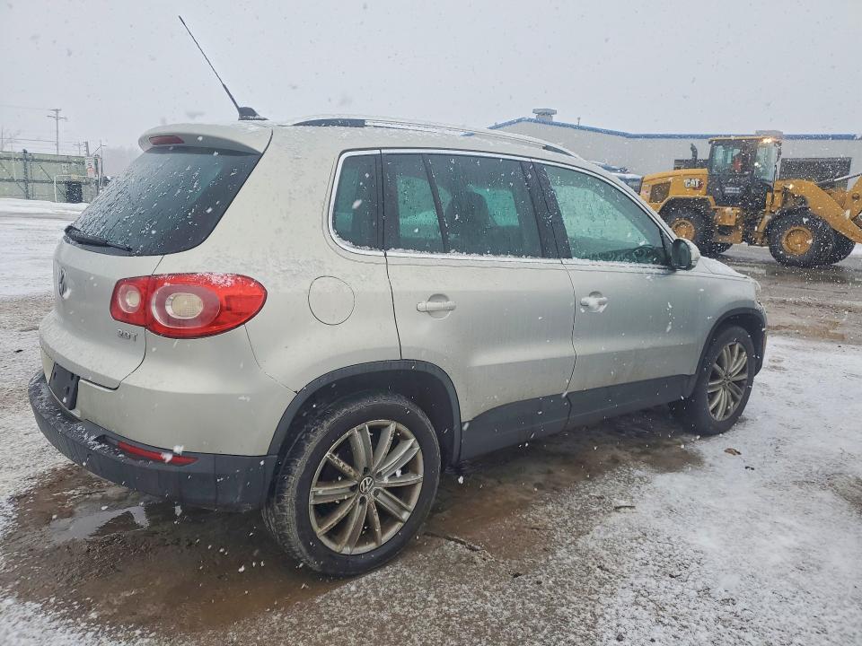 2011 Volkswagen Tiguan მანქანა იყიდება აუქციონზე, vin: WVGAV7AXXBW539831, აუქციონის ნომერი: 78532215