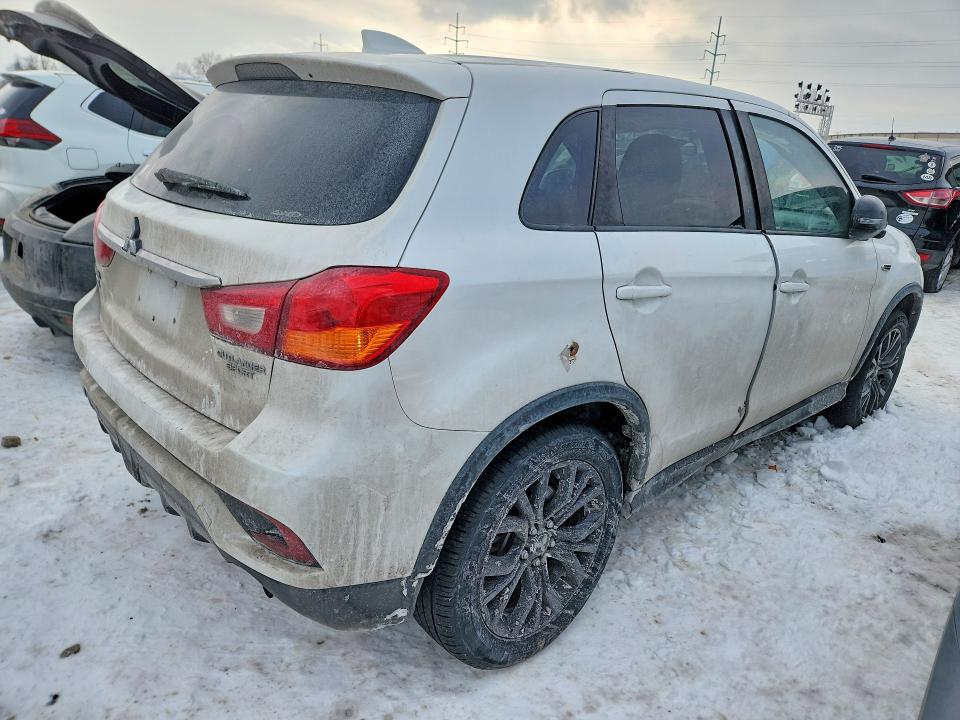 Продаж на аукціоні авто 2018 Mitsubishi Outlander Sport, vin: JA4AR3AU0JZ028904, номер лоту: 74224405