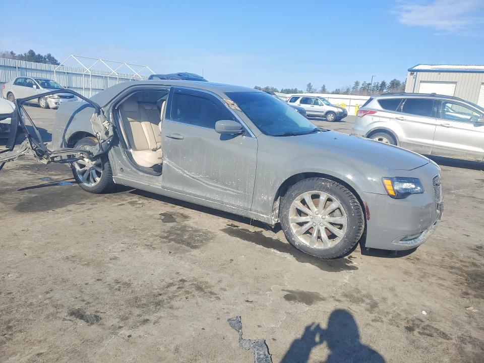2017 Chrysler 300 მანქანა იყიდება აუქციონზე, vin: 2C3CCARG9HH624224, აუქციონის ნომერი: 76714065