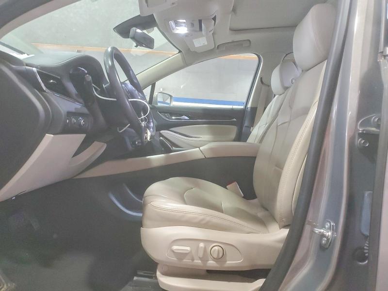 76138105 :رقم المزاد ، 5GAEVAKW3JJ135551 vin ، 2018 Buick Enclave مزاد بيع