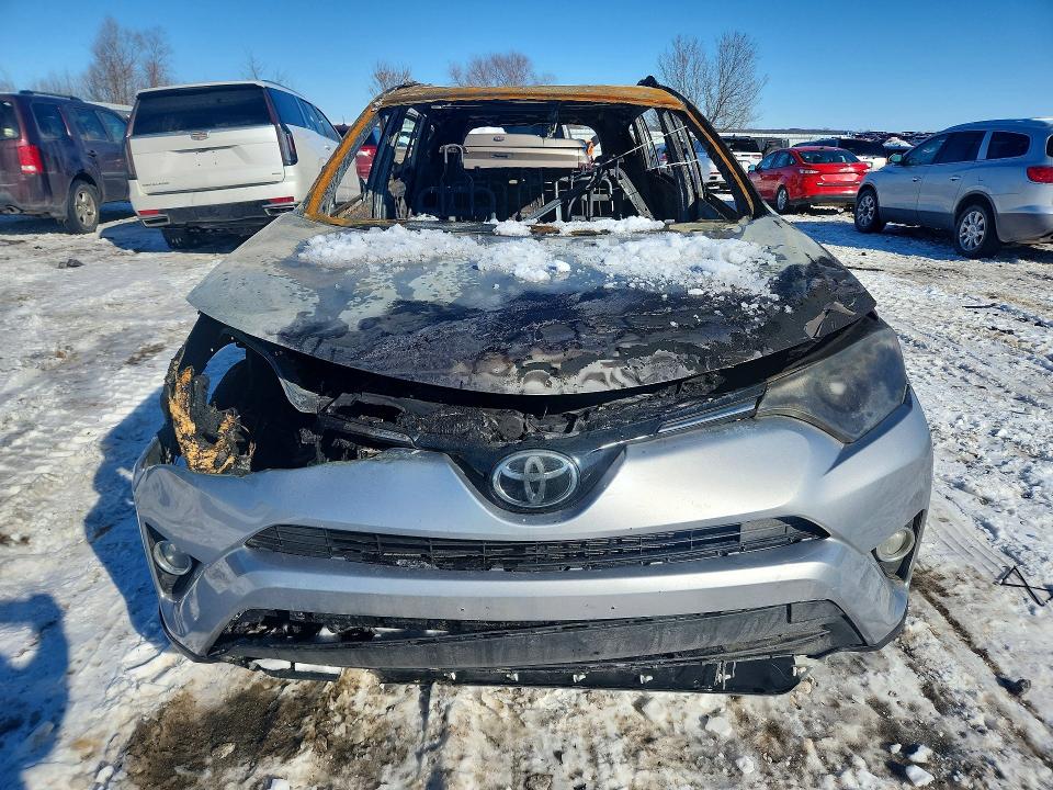 2017 Toyota Rav4 მანქანა იყიდება აუქციონზე, vin: 2T3RFREV7HW633083, აუქციონის ნომერი: 75925005
