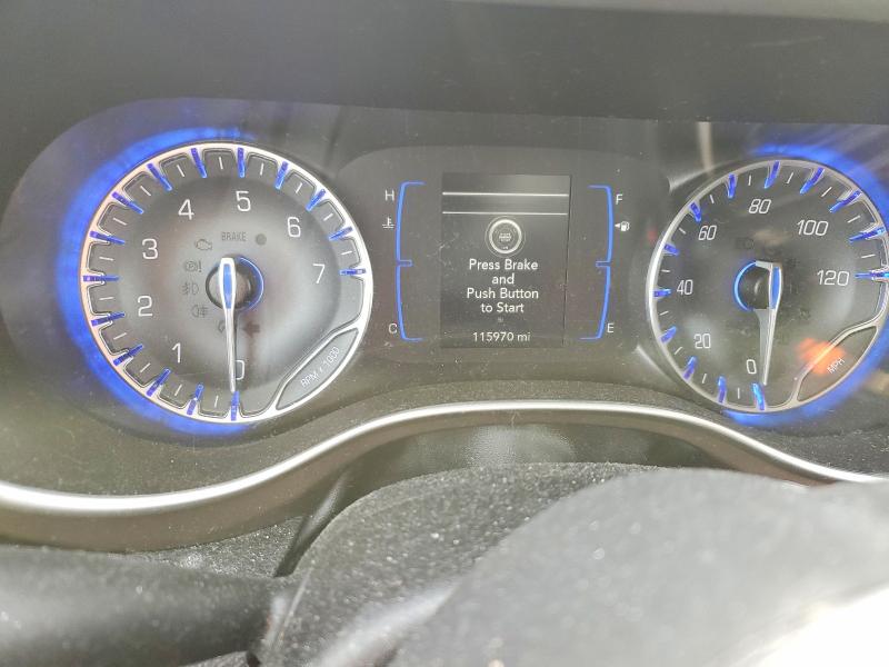 76051825 :رقم المزاد ، 2C4RC1FG7JR157055 vin ، 2018 Chrysler Pacifica مزاد بيع
