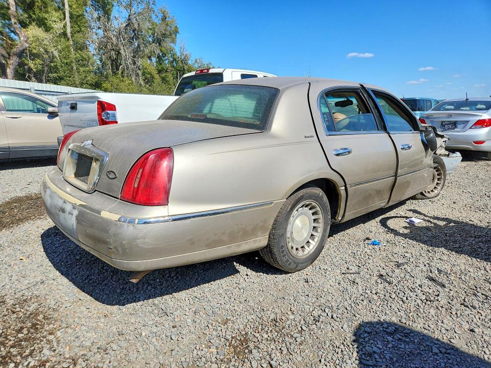 Auction sale of the 2001 Lincoln Town Car, vin: 1LNHM81W51Y734589, lot number: 75931535