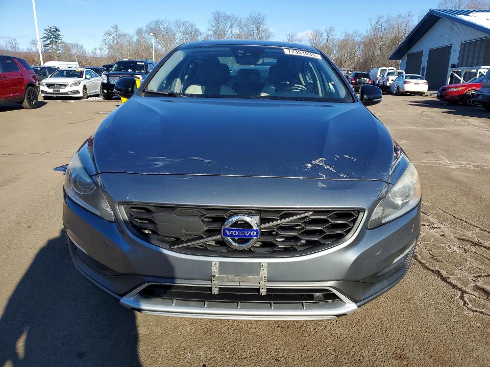 2016 Volvo S60 Cross მანქანა იყიდება აუქციონზე, vin: YV4612UM1G2000732, აუქციონის ნომერი: 77351035