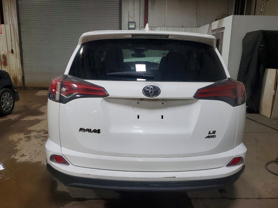 78165495 :رقم المزاد ، 2T3BFREV3JW725265 vin ، 2018 Toyota Rav4 مزاد بيع