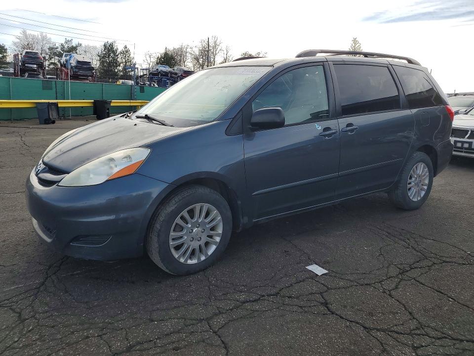 2010 Toyota Sienna მანქანა იყიდება აუქციონზე, vin: 5TDJK4CC4AS029186, აუქციონის ნომერი: 78103035
