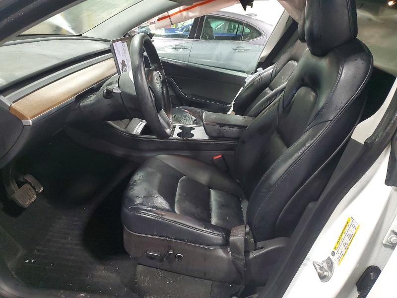 75278975 :رقم المزاد ، 5YJYGAEE1MF142986 vin ، 2021 Tesla Model Y مزاد بيع