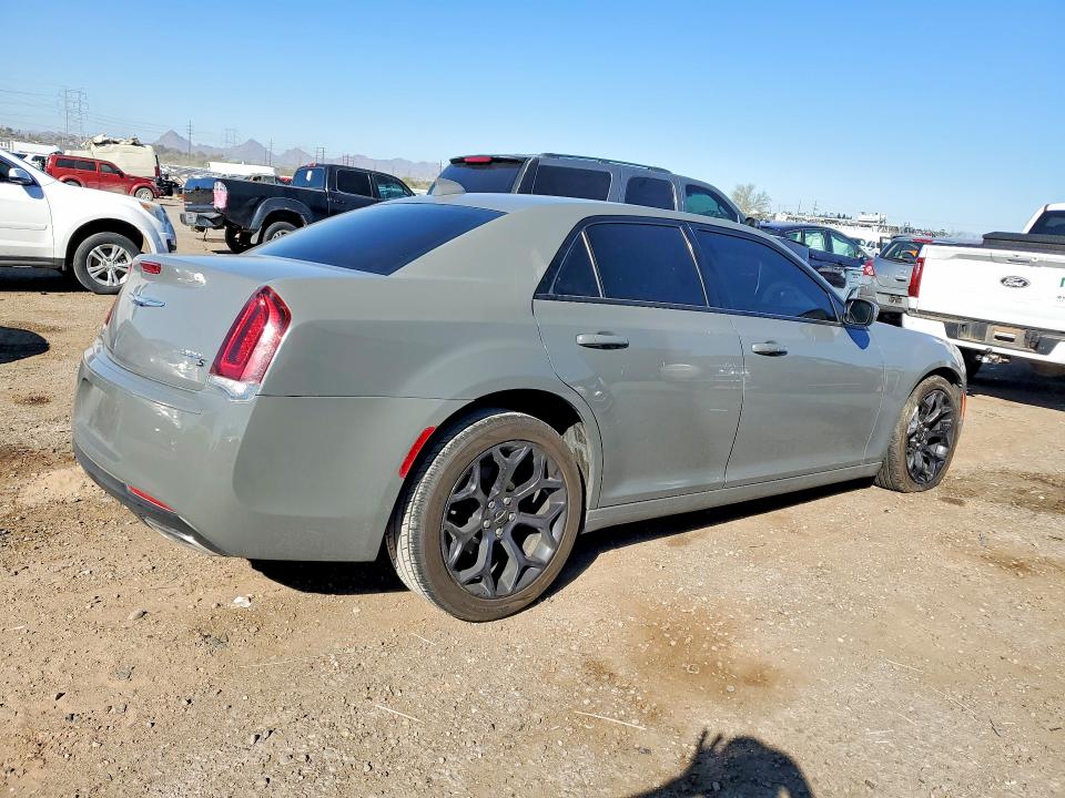 Продажа на аукционе авто 2019 Chrysler 300, vin: 2C3CCABG4KH562720, номер лота: 74508465
