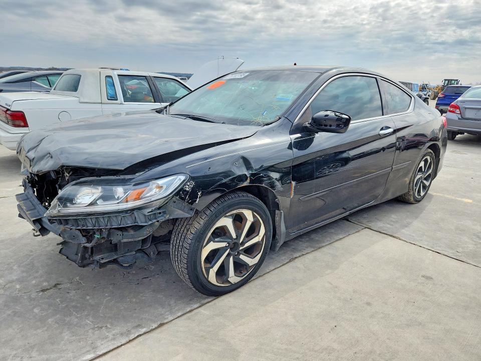 76202195 :رقم المزاد ، 1HGCT1B39HA000555 vin ، 2017 Honda Accord Lx- مزاد بيع