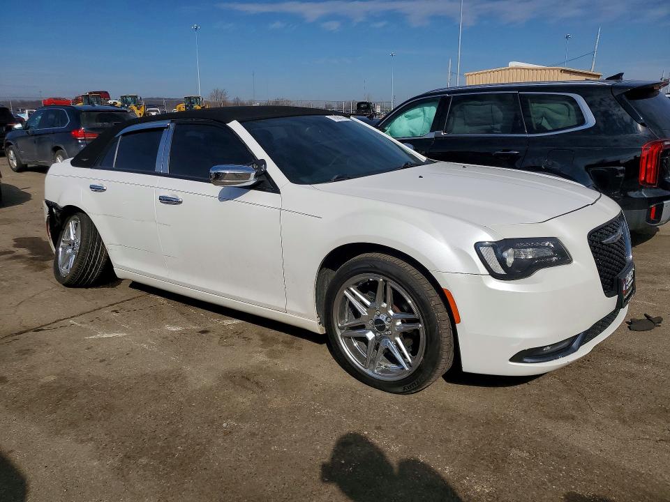 Продажа на аукционе авто 2015 Chrysler 300, vin: 2C3CCABG1FH882650, номер лота: 79080135