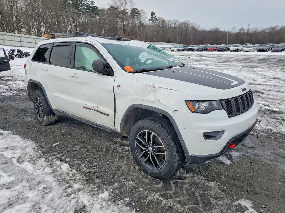 Продаж на аукціоні авто 2018 Jeep Grand Cherokee, vin: 1C4RJFLG9JC221404, номер лоту: 75681005
