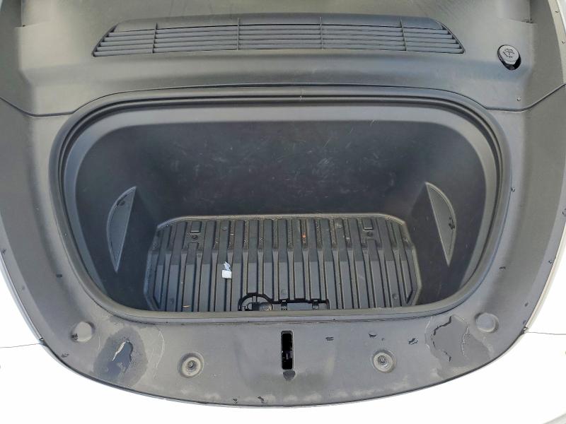2024 Tesla Model Y მანქანა იყიდება აუქციონზე, vin: 7SAYGAEE2RF125057, აუქციონის ნომერი: 77789465