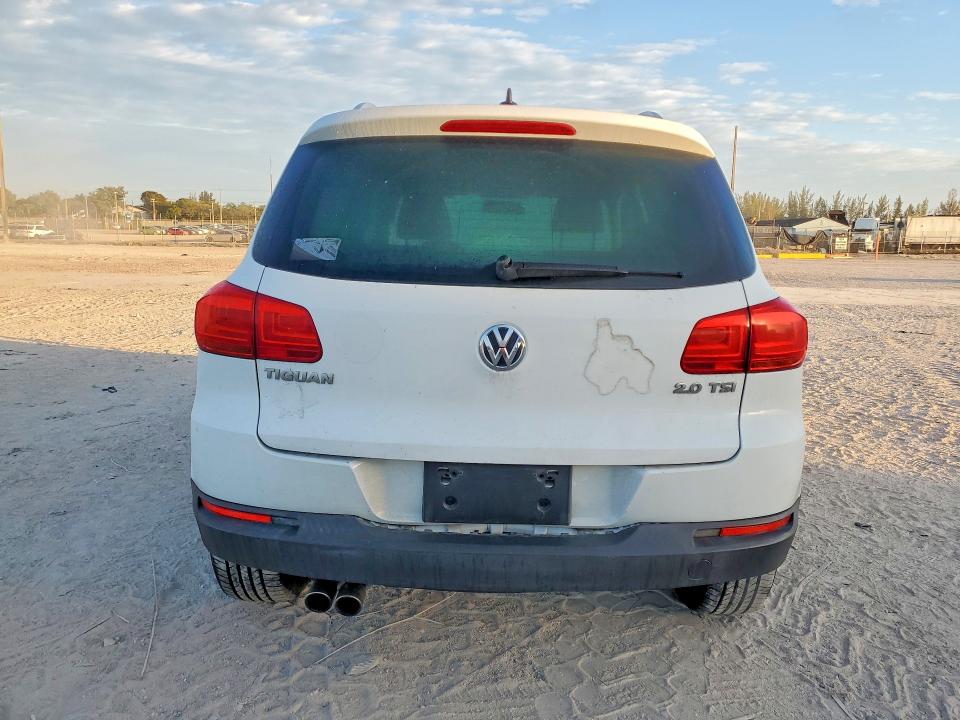 2015 Volkswagen Tiguan მანქანა იყიდება აუქციონზე, vin: WVGAV7AX3FW507857, აუქციონის ნომერი: 76195945