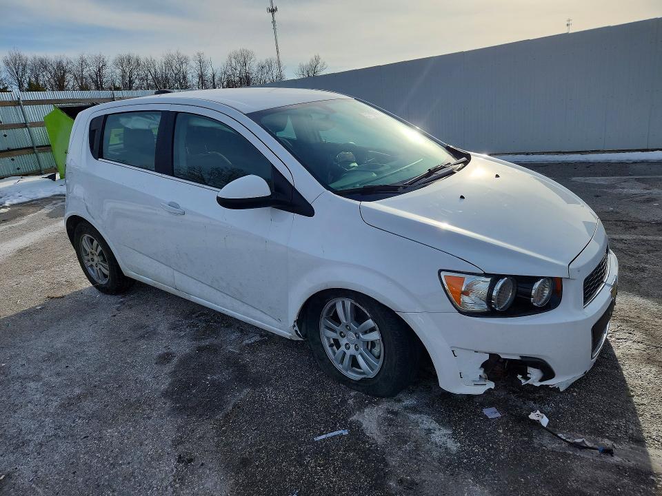 75666825 :رقم المزاد ، 1G1JC6SH3F4176665 vin ، 2015 Chevrolet Sonic مزاد بيع
