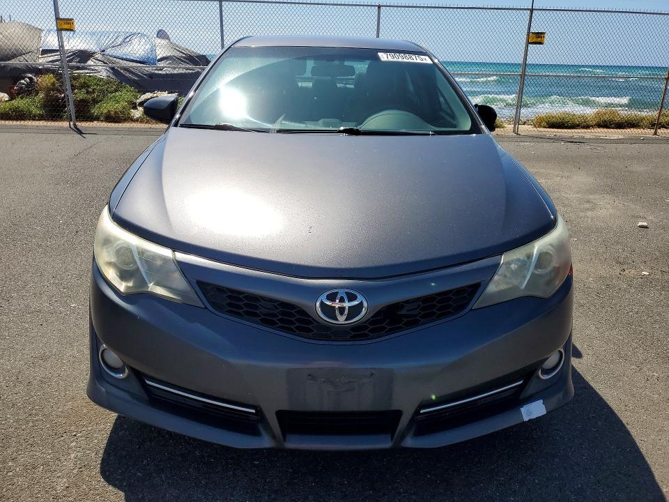 79098875 :رقم المزاد ، 4T1BF1FK2EU773702 vin ، 2014 Toyota Camry مزاد بيع