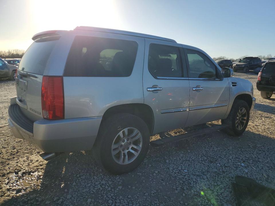 2011 Cadillac Escalade მანქანა იყიდება აუქციონზე, vin: 1GYS4CEF9BR389225, აუქციონის ნომერი: 75083435