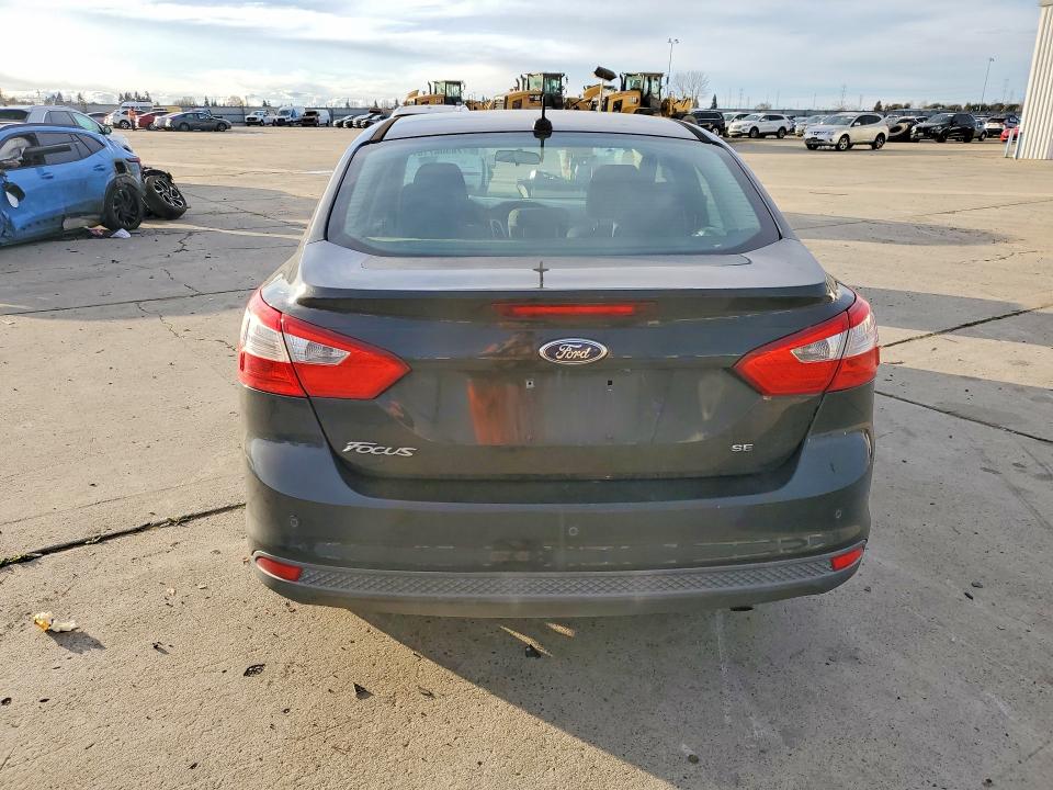 2014 Ford Focus მანქანა იყიდება აუქციონზე, vin: 1FADP3F2XEL111691, აუქციონის ნომერი: 78306715