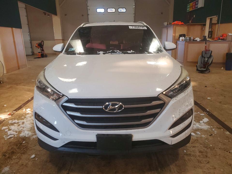 2017 Hyundai Tucson მანქანა იყიდება აუქციონზე, vin: KM8J3CA47HU271085, აუქციონის ნომერი: 58366736