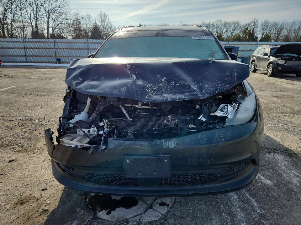 2021 Chrysler Voyager მანქანა იყიდება აუქციონზე, vin: 2C4RC1DG6MR516533, აუქციონის ნომერი: 75632195