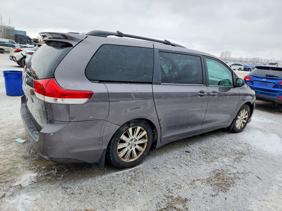Продаж на аукціоні авто 2011 Toyota Sienna, vin: 5TDJK3DC9BS021837, номер лоту: 72139085