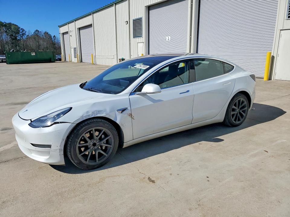 Продажа на аукционе авто 2018 Tesla Model 3, vin: 5YJ3E1EA0JF057761, номер лота: 77647955