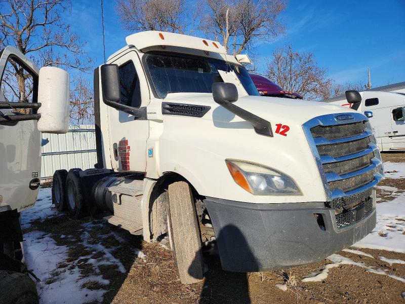 Продаж на аукціоні авто 2018 Freightliner Cascadia 126, vin: 3AKJHLDV8JSJT0996, номер лоту: 73685695