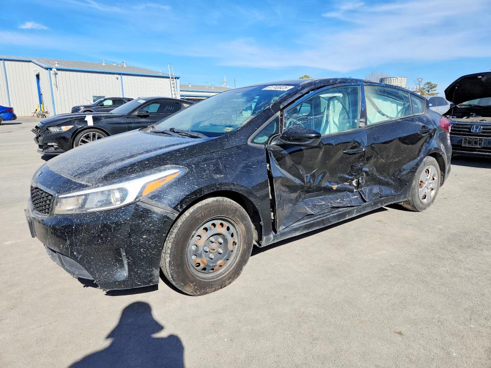 61748925 :رقم المزاد ، 3KPFK4A74HE031794 vin ، 2017 Kia Forte مزاد بيع