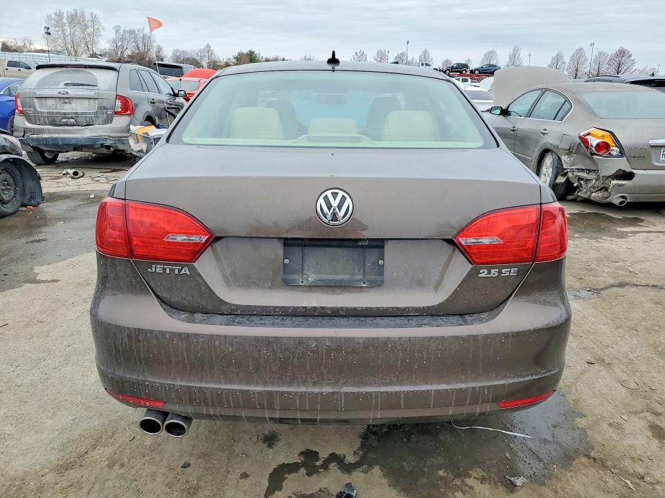 2011 Volkswagen Jetta მანქანა იყიდება აუქციონზე, vin: 3VWDX7AJ1BM327856, აუქციონის ნომერი: 76212345