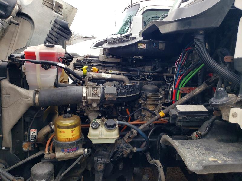 2016 Freightliner Cascadia 1 მანქანა იყიდება აუქციონზე, vin: 1FUBGEDV7GLHC5652, აუქციონის ნომერი: 77515815