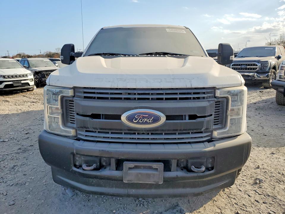 74548325 :رقم المزاد ، 1FT7X2B68KEE91673 vin ، 2019 Ford F250 مزاد بيع