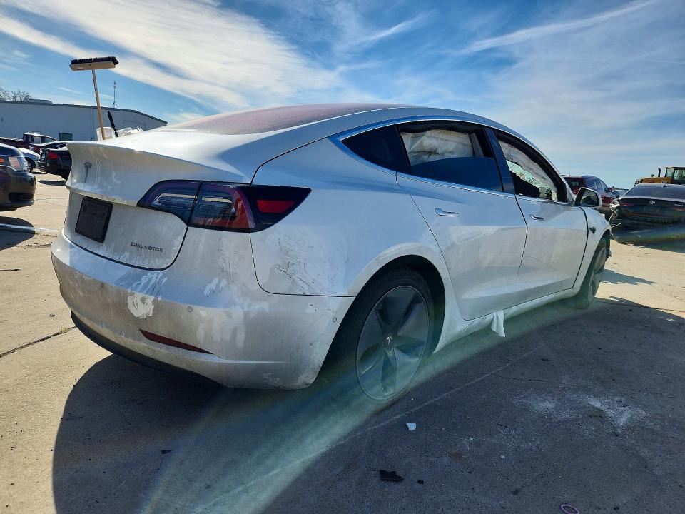 79092495 :رقم المزاد ، 5YJ3E1EB7KF182590 vin ، 2019 Tesla Model 3 مزاد بيع