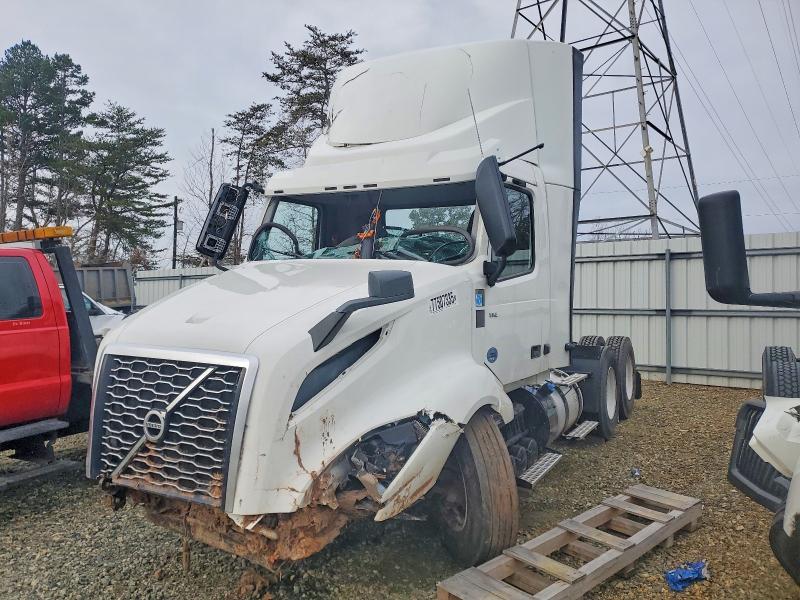 77507335 :رقم المزاد ، 4V4NC9EH7PN339937 vin ، 2023 Volvo Vnl مزاد بيع
