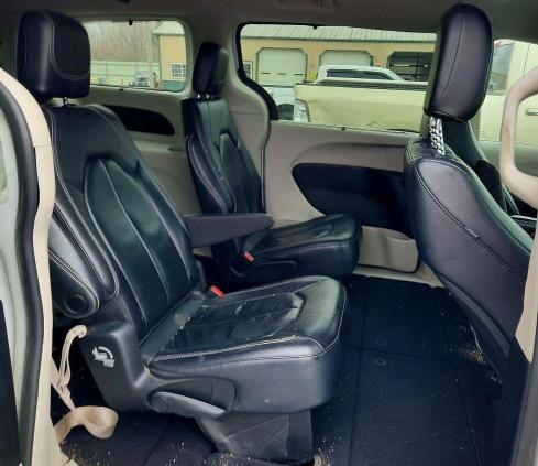 75574105 :رقم المزاد ، 2C4RC1BG1NR218301 vin ، 2022 Chrysler Pacifica مزاد بيع