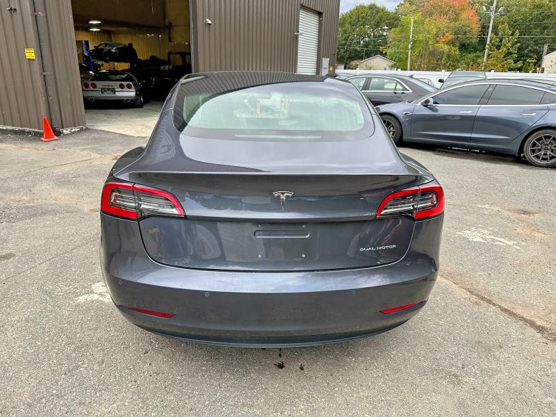 75960895 :رقم المزاد ، 5YJ3E1EB1JF119421 vin ، 2018 Tesla Model 3 مزاد بيع