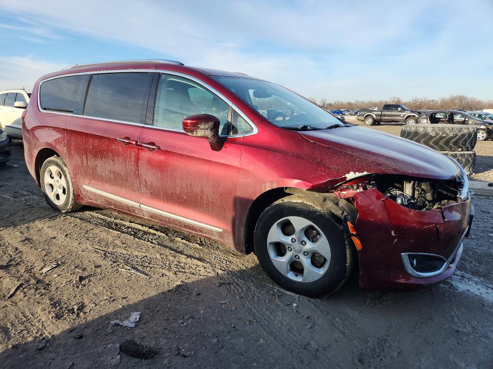 76733745 :رقم المزاد ، 2C4RC1EG2HR637838 vin ، 2017 Chrysler Pacifica مزاد بيع