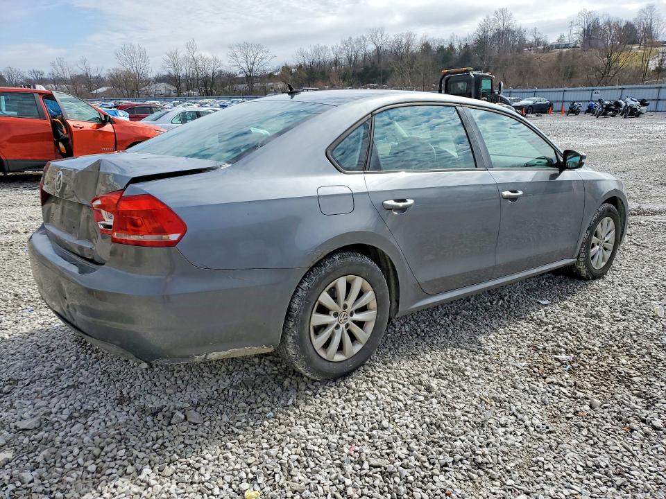 2013 Volkswagen Passat მანქანა იყიდება აუქციონზე, vin: 1VWAH7A32DC015986, აუქციონის ნომერი: 79218225