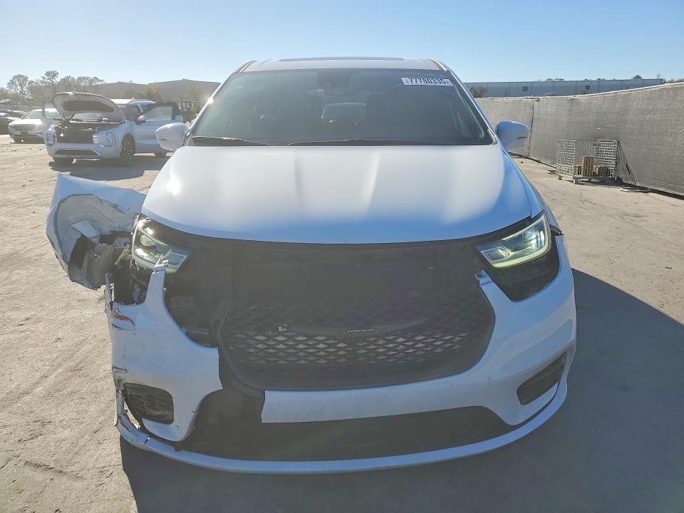 77780335 :رقم المزاد ، 2C4RC1S72NR215939 vin ، 2022 Chrysler Pacifica مزاد بيع