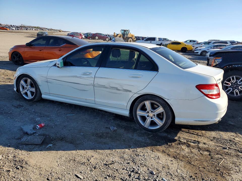 2011 Mercedes-benz C მანქანა იყიდება აუქციონზე, vin: WDDGF8BB3BR183294, აუქციონის ნომერი: 74575845