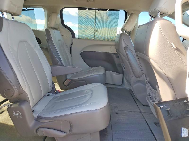 77788665 :رقم المزاد ، 2C4RC1BG8HR610552 vin ، 2017 Chrysler Pacifica مزاد بيع
