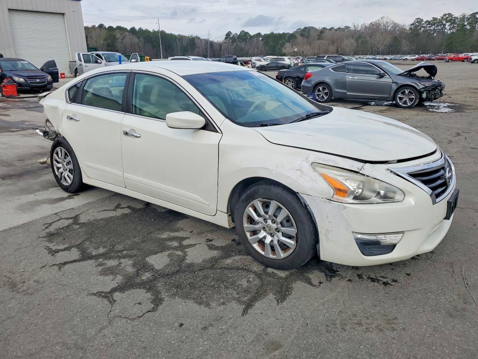 2015 Nissan Altima მანქანა იყიდება აუქციონზე, vin: 1N4AL3AP1FC283336, აუქციონის ნომერი: 77563975