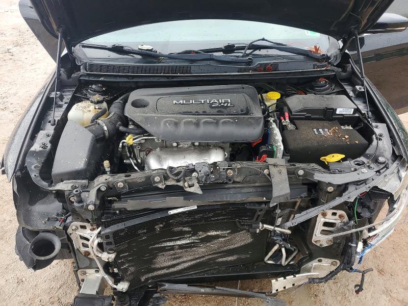 78251025 :رقم المزاد ، 1C3CCCCB9FN545374 vin ، 2015 Chrysler 200 مزاد بيع
