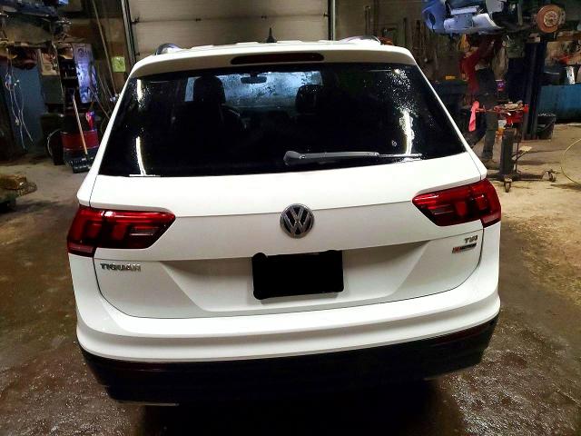 76333905 :رقم المزاد ، 3VV2B7AX4JM152645 vin ، 2018 Volkswagen Tiguan مزاد بيع