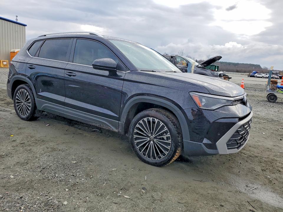 78077555 :رقم المزاد ، 3VVEC7B25SM037437 vin ، 2025 Volkswagen Taos مزاد بيع