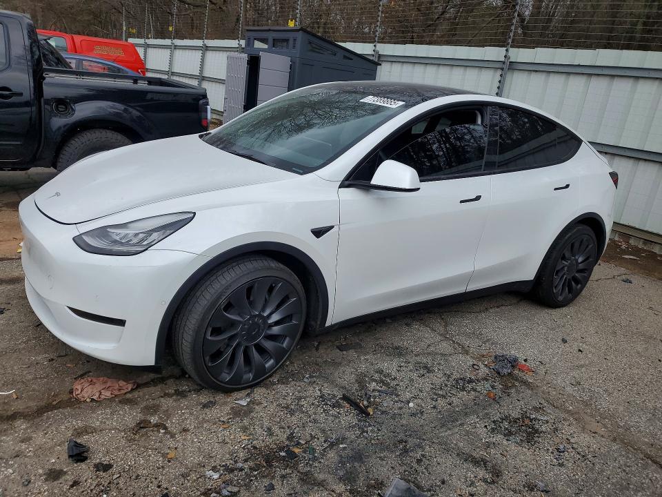 Auction sale of the 2021 Tesla Model Y, vin: 5YJYGDEE3MF131070, lot number: 77389885