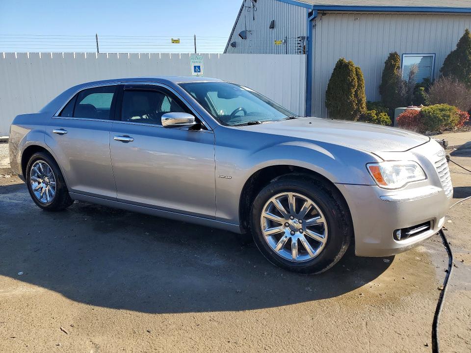 Продаж на аукціоні авто 2011 Chrysler 300c, vin: 2C3CA6CT7BH523778, номер лоту: 77181075