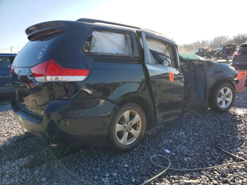 Aukcja sprzedaży 2011 Toyota Sienna, vin: 5TDKK3DC9BS015203, numer aukcji: 75358035