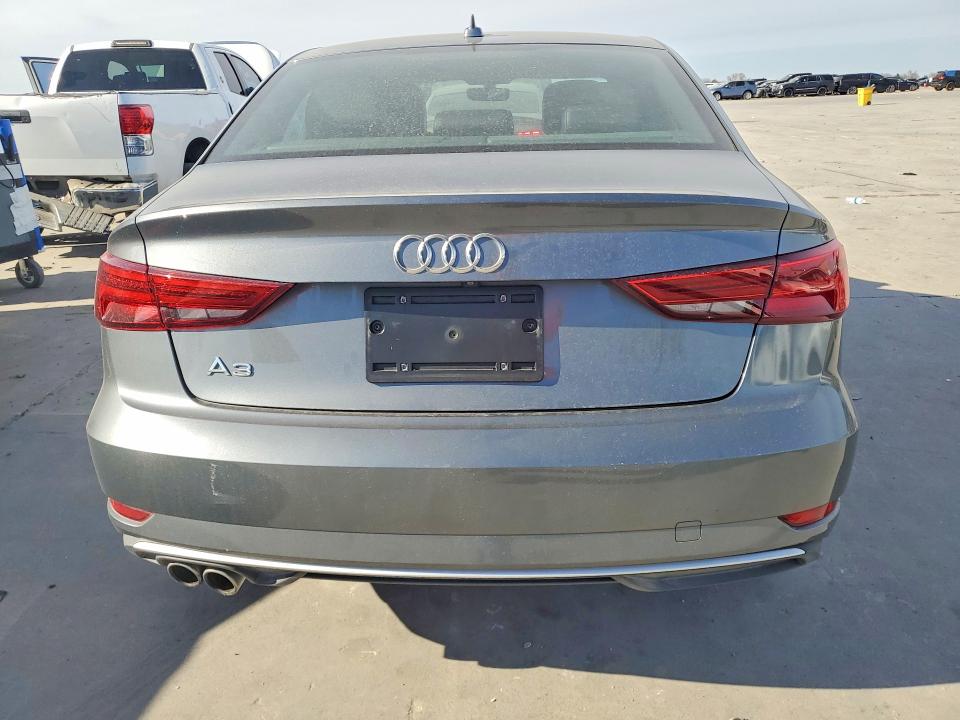 76633975 :رقم المزاد ، WAUAUGFF9J1038137 vin ، 2018 Audi A3 مزاد بيع