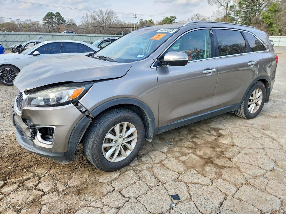 78909605 :رقم المزاد ، 5XYPG4A30GG076073 vin ، 2016 Kia Sorento مزاد بيع