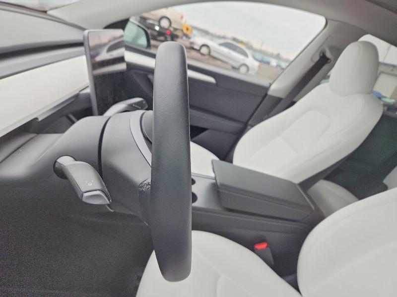 2023 Tesla Model Y მანქანა იყიდება აუქციონზე, vin: 7SAYGDEE0PA199105, აუქციონის ნომერი: 77685065